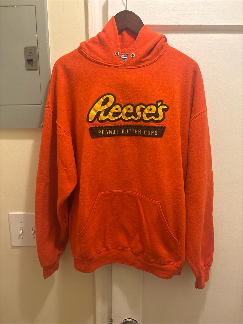 Men’s Orange Logo Hoodie embroidered Reese’s Peanut Butter Cups size XL